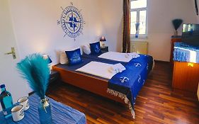 Ryde & Hyde Budget Hotel